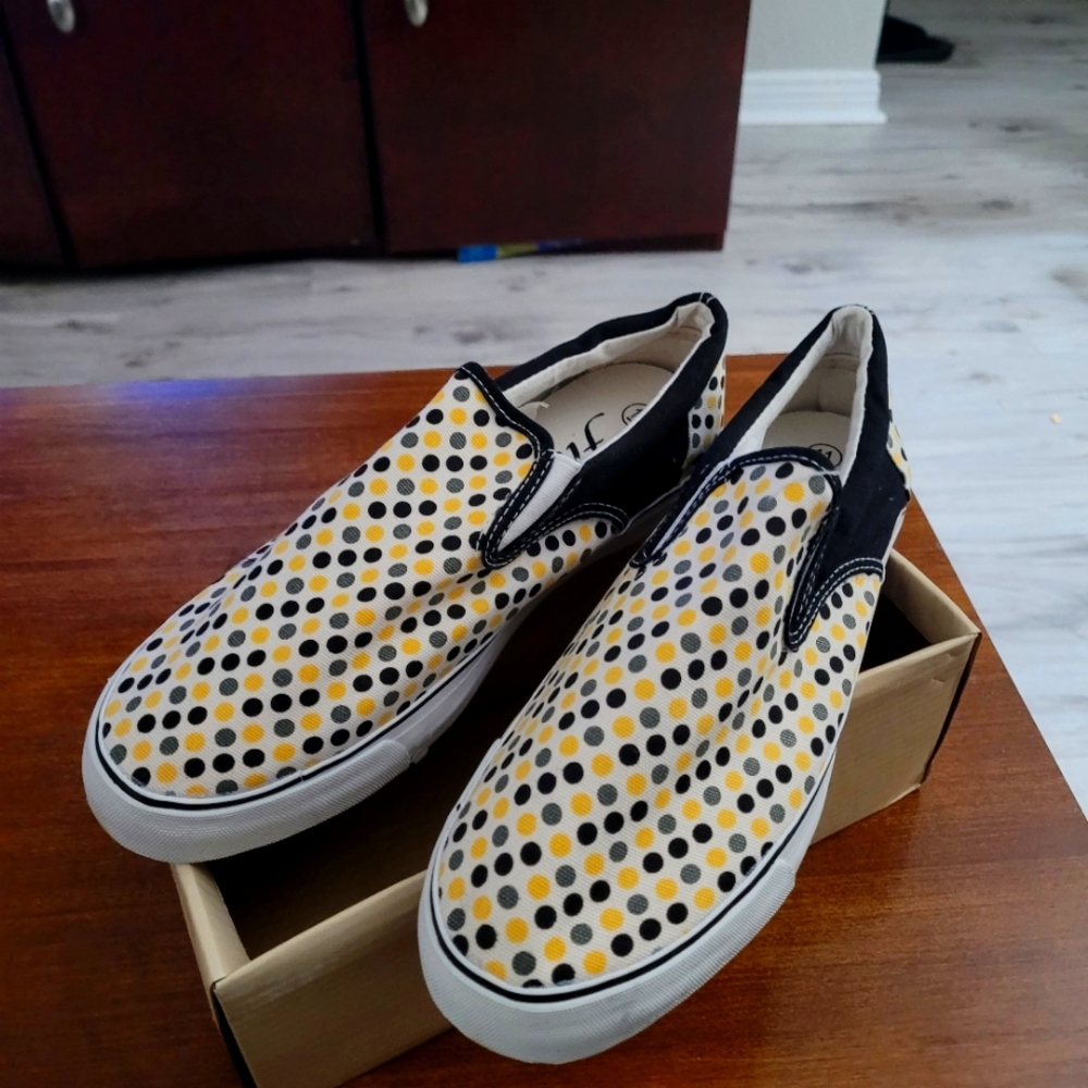 Ladies Sneakers Beautiful classy colors .